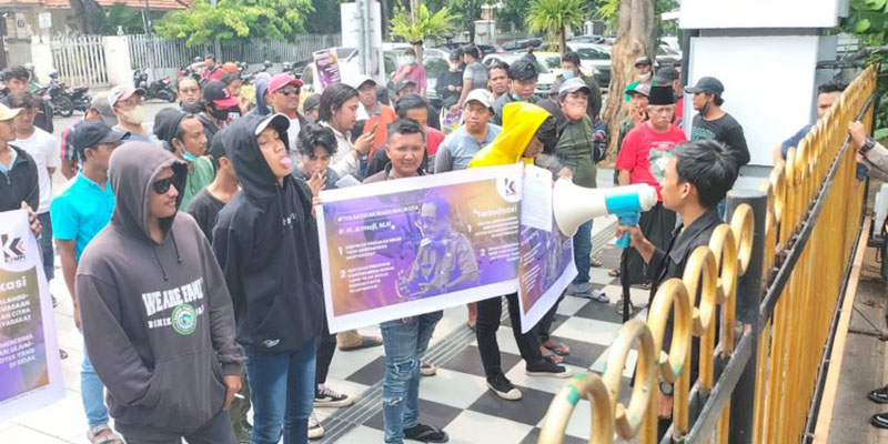 Konten TikTok Wawali Surabaya Bikin Resah, Warga Geruduk Kantor Pemkot