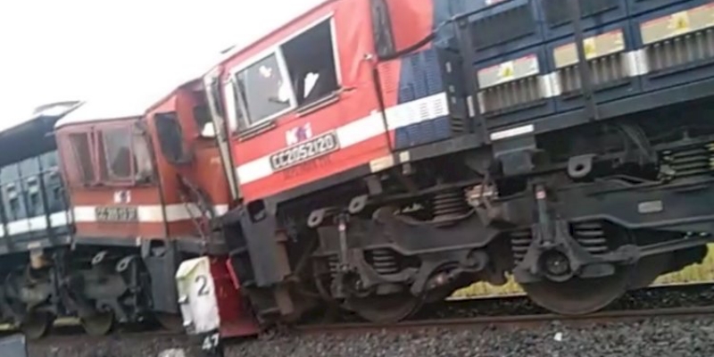 Dua Kereta Api Batu Bara Adu Banteng di Lampung Tengah, 4 Korban Terluka