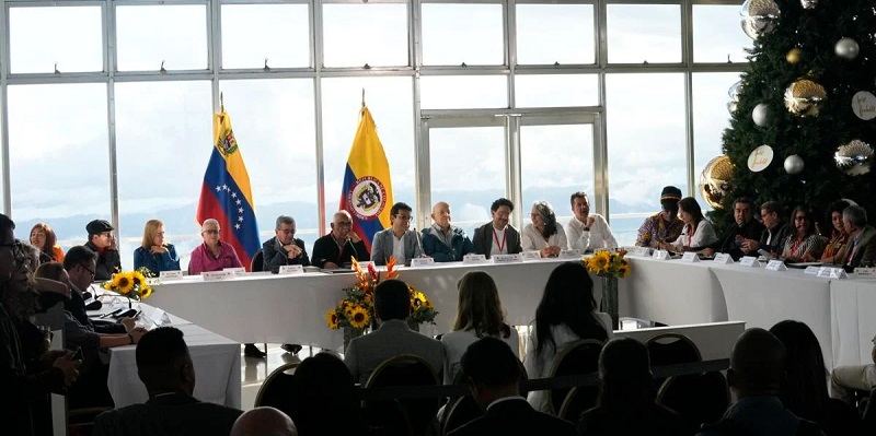 Kolombia Lanjutkan Dialog Damai dengan Tentara Pembebasan Nasional