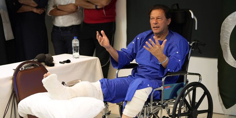 Imran Khan: Pawai Akan Berlanjut Besok di Tempat Saya Ditembak