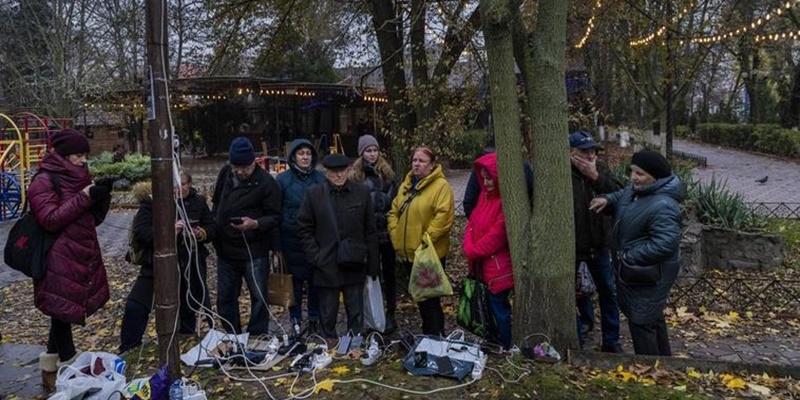 Pusat Listrik dibom Rusia, Ukraina Menghadapi Musim Dingin yang Suram
