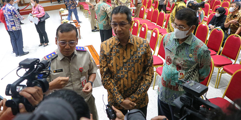 Jokowi Serahkan Sertifikat Tanah, Heru Budi Puji Kinerja BPN