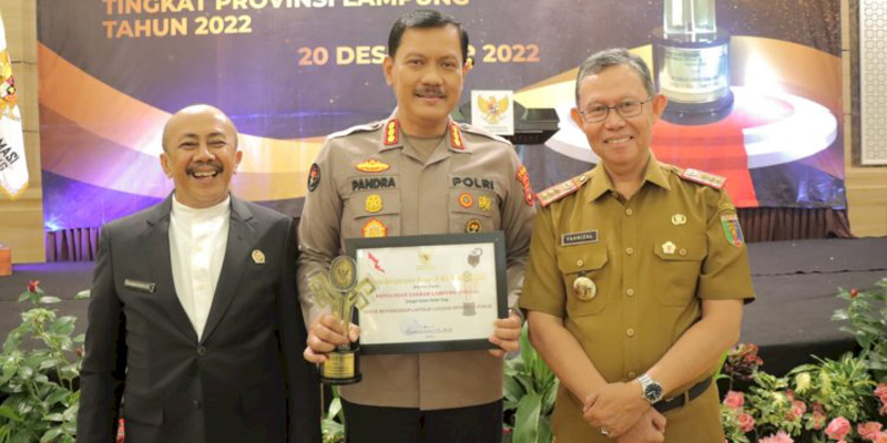 Polda Lampung Terima Penghargaan Keterbukaan Informasi Publik