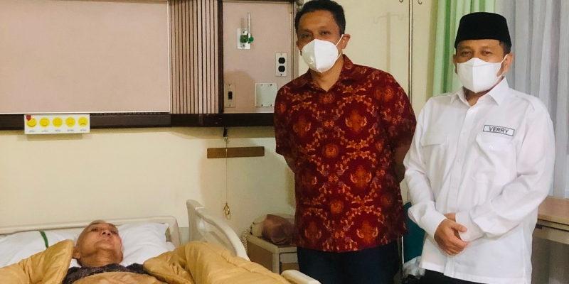 <i>Hoax</i> Meninggal Dunia, Try Sutrisno Kini Dirawat di RSPAD