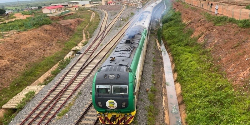 Delapan Bulan Ditutup Akibat Tragedi Berdarah, Kereta Api Jalur Abuja-Kaduna Dibuka Kembali