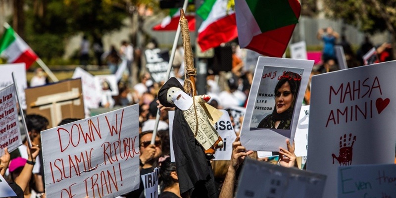 Iran Eksekusi Mati Pendemo yang Tikam Petugas Keamanan