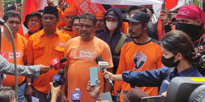 Demo di Patung Kuda, Partai Buruh Minta Jokowi Tak Tandatangani RKUHP