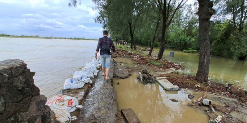 Tanggul Jebol, Ratusan Rumah di Villa Marina Semarang Terendam Banjir hingga 1 Meter