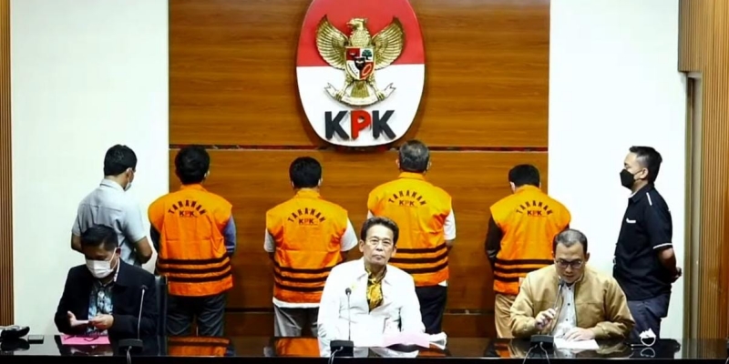 Dana Hibah Rp 7,8 T Jatim Bocor 30 Persen, 20 Persen Masuk Kantong Sahat