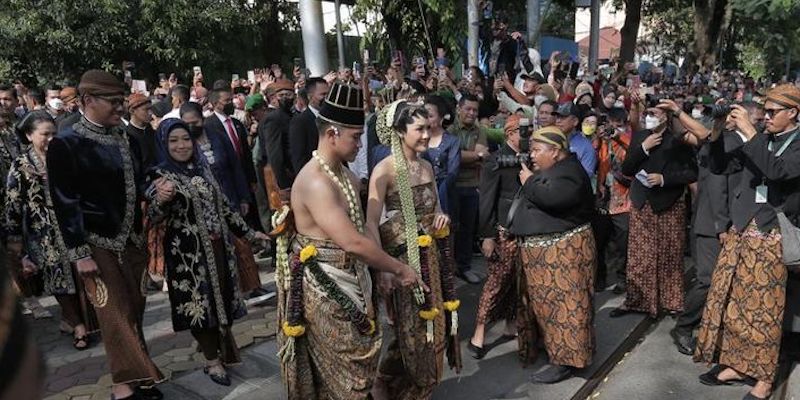 Akbar Faizal: <i>Alhamdulillah</i> Covid-19 Resmi Usai, Pesta Nikah Besar-besaran Sudah Boleh Tanpa Masker