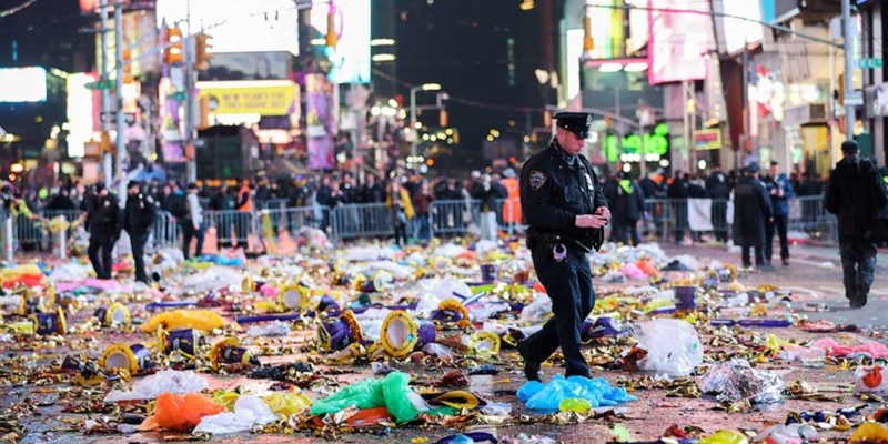 Serangan Malam Tahun Baru, Tiga Polisi NYPD Terkena Parang