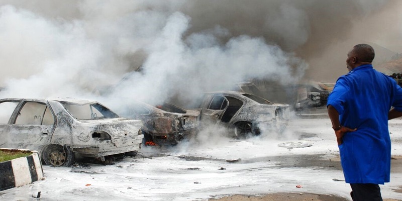 Mobil Mantan Gubernur Jadi Target Bom, Empat Petugas Keamanan Nigeria Tewas
