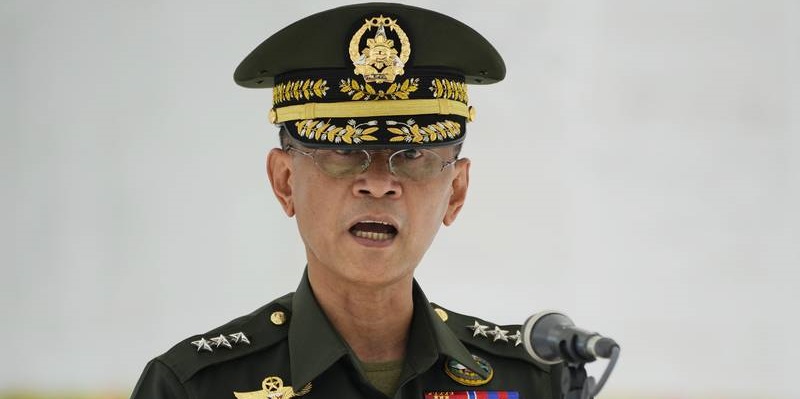 Pulang dari China, Presiden Filipina Tiba-tiba Copot Panglima Militer