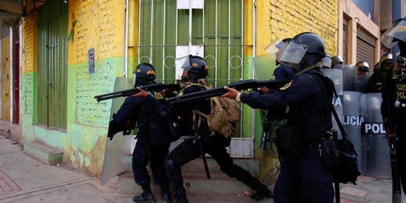 Bentrok Pengunjuk Rasa dan Petugas Keamanan di Peru, 12 Tewas