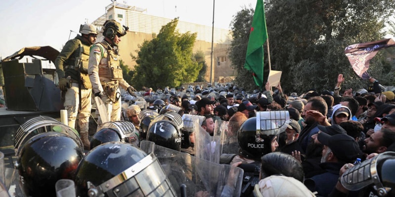 Kutuk Pembakaran Al Quran, Tujuh Orang Luka-luka dalam Demo Anti-Swedia di Bagdad