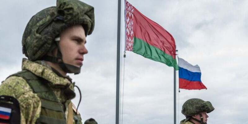 Bikin Khawatir, Putin Kirim Lebih Banyak Senjata Militer ke Belarus