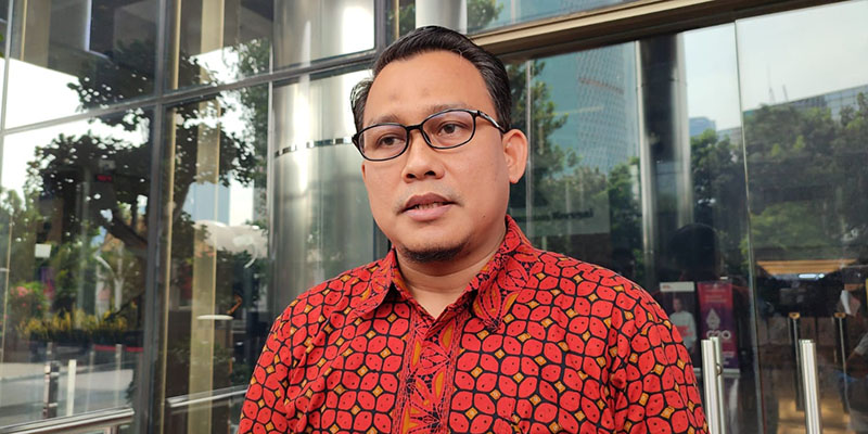 KPK Kembali Periksa Relawan Jokowi Timothy Ivan Triyono