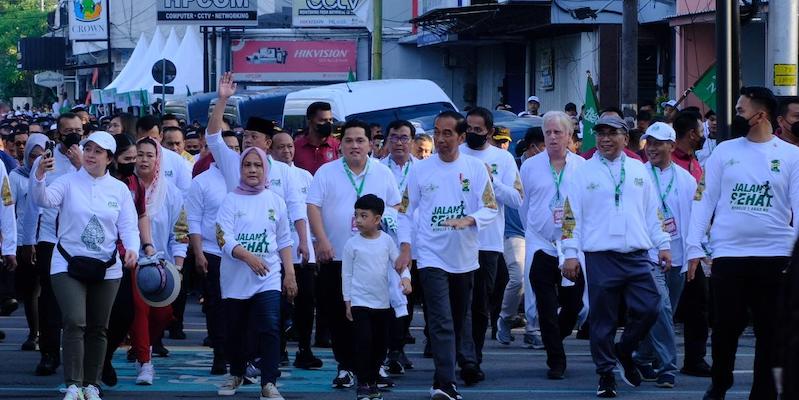 Jalan Sehat menuju 1 Abad NU bersama Presiden Jokowi bersama puluhan ribu warga Soloraya/Ist