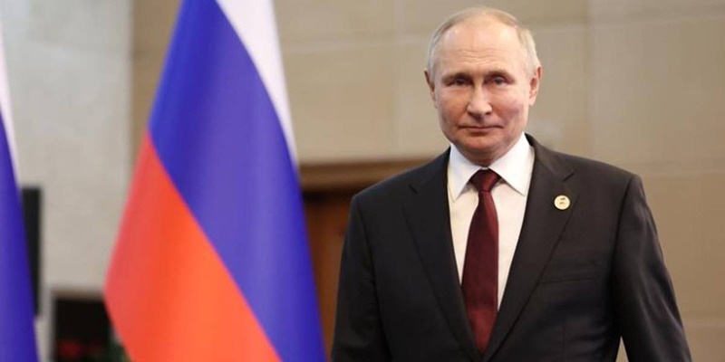 Macron Ungkap Tujuan Putin Luncurkan Perang di Ukraina: Memulihkan Kerajaan Rusia