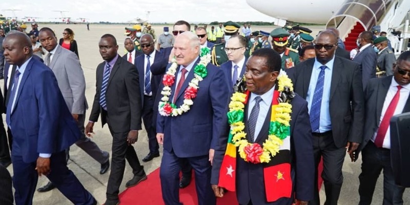 Perkuat Hubungan di Tengah Sanksi Barat, Presiden Belarusia Berkunjung ke Zimbabwe