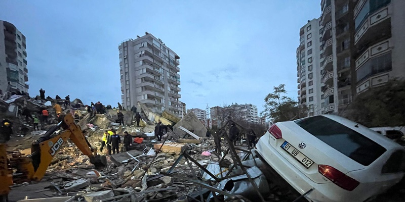 Gempa 7,8 SR: Korban Tewas di Seluruh Turki dan Suriah Mencapai Lebih dari 300 dan 2.000 Terluka