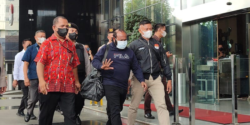 Akhir Pelarian Tujuh Bulan Ricky Ham Pagawak, Kini Digiring ke Gedung KPK