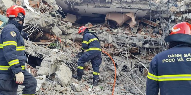 Tim Vietnam Memulai Misi Penyelamatan Korban Gempa Turki di Tengah Suhu Enam Derajat Celcius