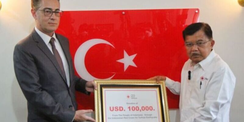 PMI Serahkan Bantuan Rp 1,5 Miliar untuk Bantu Korban Gempa Turki
