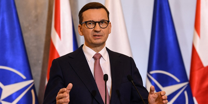 PM Polandia Ancam Belarus dengan Sanksi UE yang Lebih Berat atas Kesediaan Menampung Nuklir Rusia