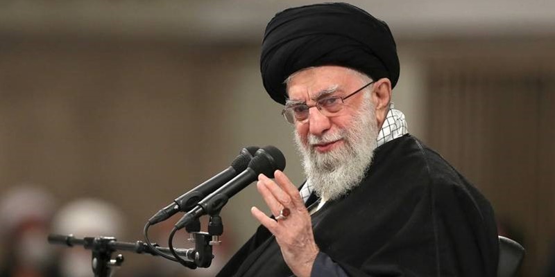 Ancam Peracun Siswi Iran, Ayatollah Ali Khamenei: Tidak Ada Ampun untuk Pelaku