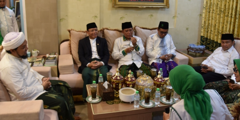 Mardiono Silaturahmi Ramadhan ke Ponpes Salafiyah Syafiâ€™iyah Situbondo