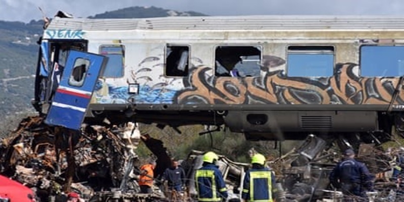 Masih Banyak Penumpang Hilang Saat Upaya Penyelamatan Korban Tabrakan Kereta Yunani Berakhir