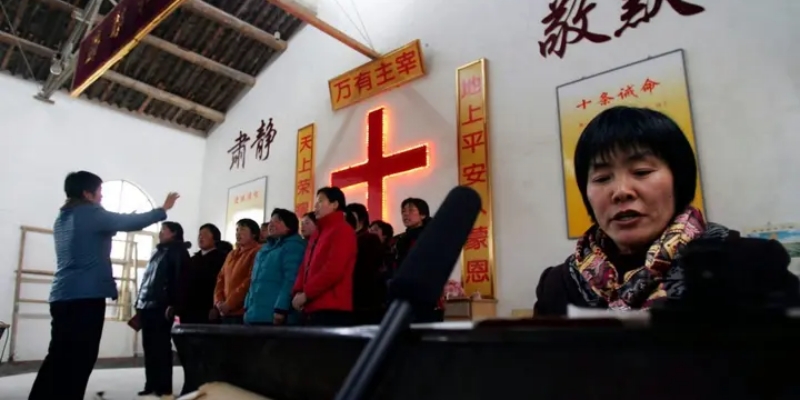 Masyarakat Beragama di Henan China Dipaksa Mendaftar di Aplikasi Smart Region sebelum Beribadah