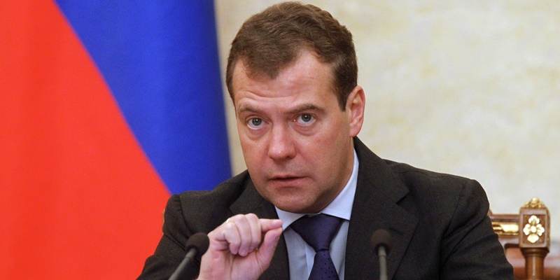 Medvedev Sarankan Rusia Bom ICC dengan Rudal Hipersonik