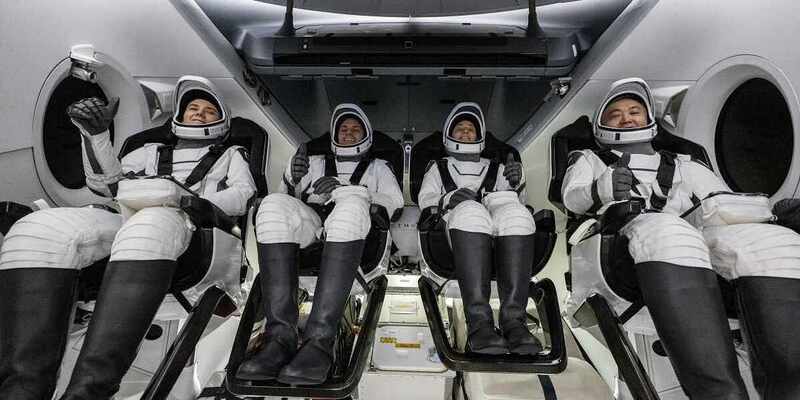 Akhiri Misi Lima Bulan, Empat Astronot SpaceX Kembali ke Bumi