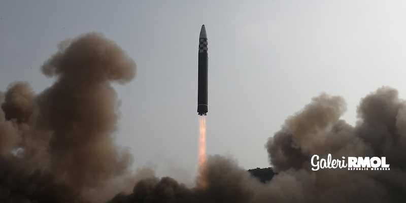 Korut Sukses Lakukan Uji Coba Rudal Balistik ICBM Hwasongpho-17