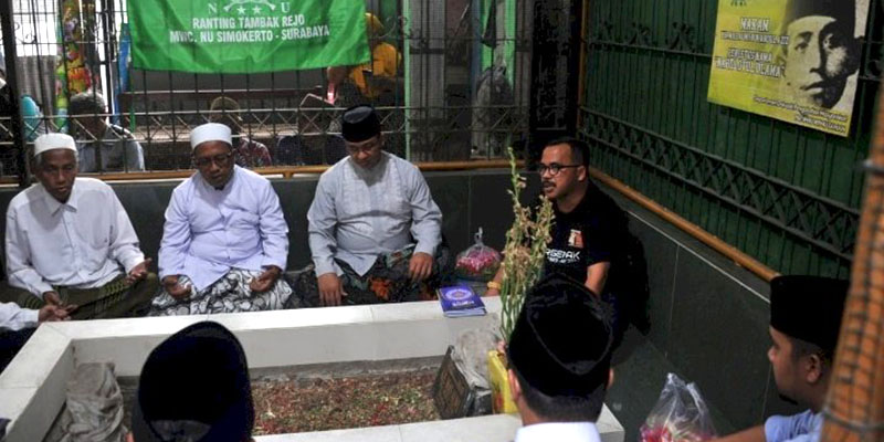 Ziarah ke Makam KH Mas Alwi, Anies Baswedan Dapat Pelajaran Penting