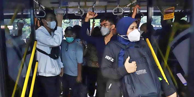 Penumpang Boleh Buka Puasa di Bus Transjakarta, Ini Aturannya