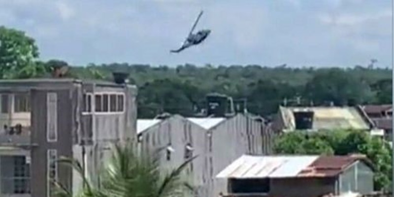 Helikopter Militer Kolombia Jatuh di Wilayah Perkotaan, Dua Tewas