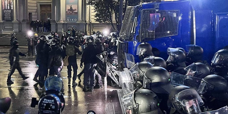 Bentrokan Pecah di Tbilisi, Pengunjuk Rasa Menentang RUU Agen Asing