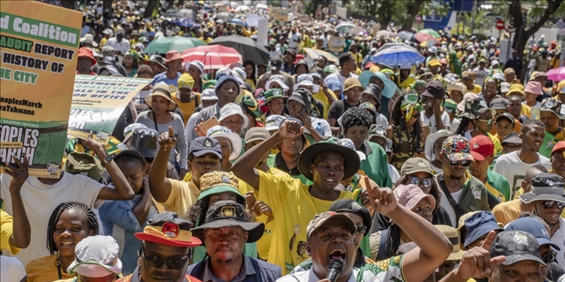 Ribuan Pengunjuk Rasa Beraksi di Alun-alun Pretoria, Tuntut Presiden Ramaphosa Mundur