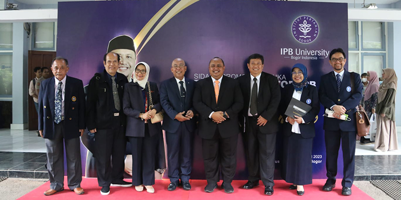 Disertasi Tentang Pekarangan, Ketua DPRD Kota Bogor Raih Gelar Doktor di IPB