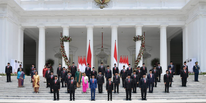Jokowi Disarankan Copot Menteri yang Punya Loyalitas Ganda