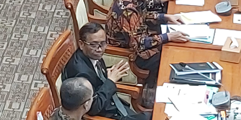 Benny Harman Curiga Mahfud Jadikan Isu 349 Triliun Panggung untuk Nyapres