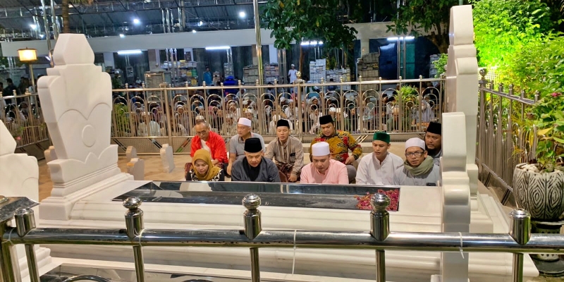 Sambut Ramadhan, Gubernur Jateng Nyadran ke Makam Sunan Ampel