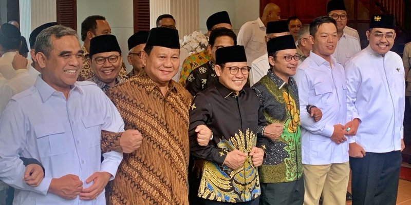 Tiba di Kertanegara, Cak Imin dan Prabowo Kompak Berbusana Batik