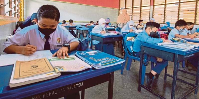 Kasus Covid-19 Naik, Malaysia Pertimbangkan Wajib Masker di Sekolah