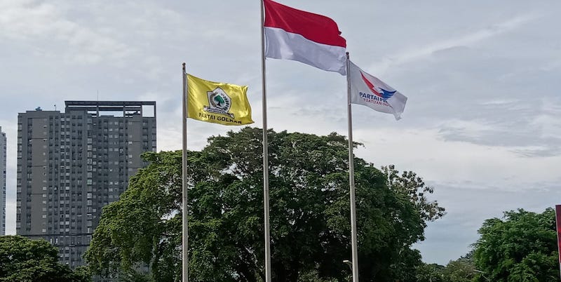 Bendera Perindo Berkibar di Markas Golkar