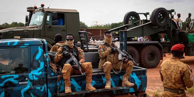 Berseragam Militer, Kelompok Bersenjata Bunuh 60 Warga Sipil di Burkina Faso