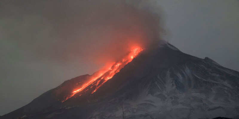 Erupsi Gunung Berapi Kamchatka Ancam Lalu Lintas Penerbangan